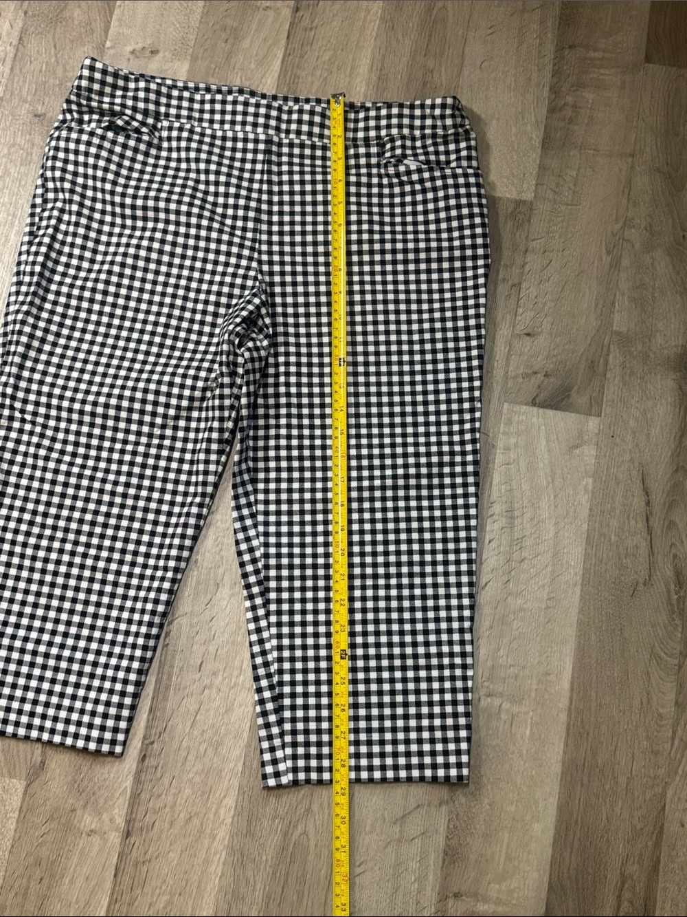 Time and Tru Bundle. Ladies BlackCapri Pants and Black-&-White Gingham Capri Set - Picture 6 of 9